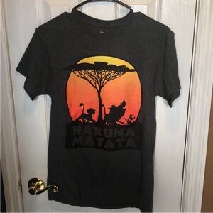 Disney Men’s Lion King Hakuna Matata Short Sleeve Tee